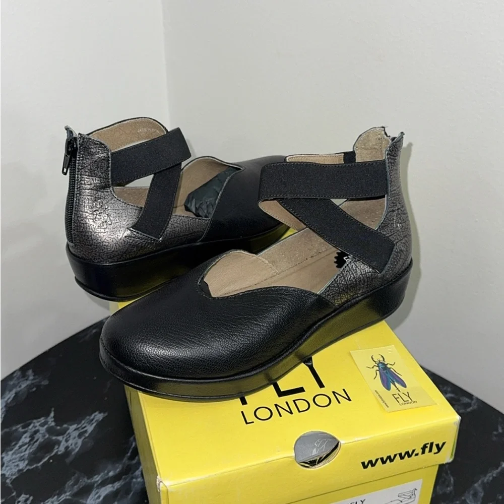 Fly London Women's Black and Metallic Closed Toe Leather Shoes Size 6 AUTHENTIC - Picture 2 of 7